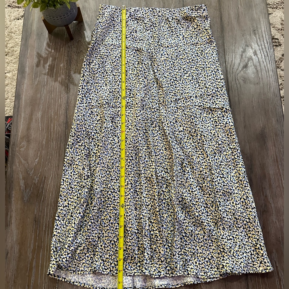 H&M Skirt - Picture 11 of 12